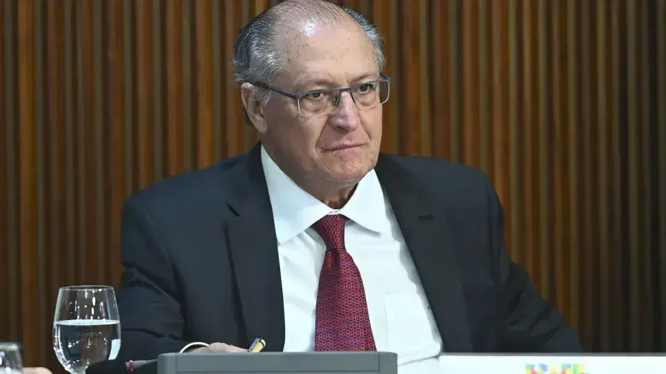 Alckmin defende redução da jornada de trabalho com avanço tecnológico
