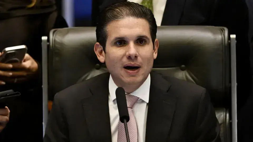 Hugo Motta planeja instalar comissão sobre PEC da 6x1 na próxima semana