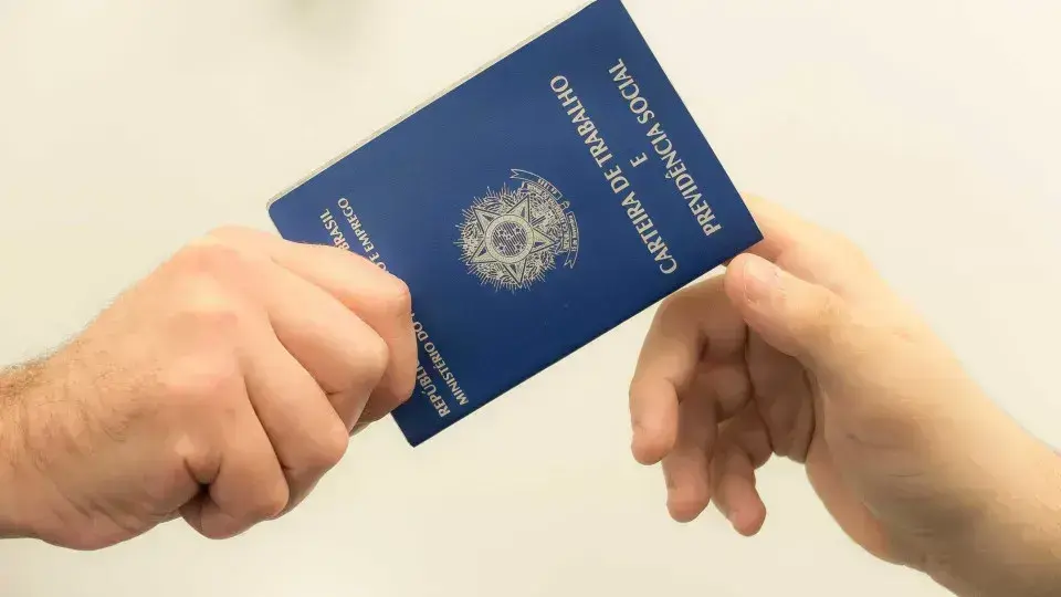 Brasil encerra 2025 com crescimento de 5% no estoque de empregos formais