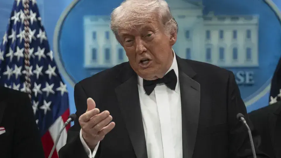 Decisão judicial nos EUA desmantela tarifas comerciais de Trump