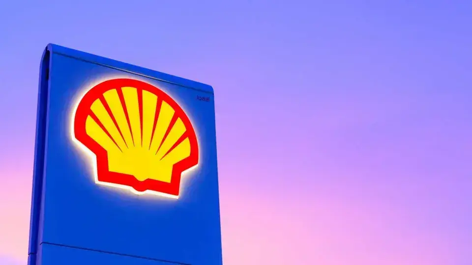 Shell dobra lucro ajustado, mas prevê queda na produção para o segundo trimestre
