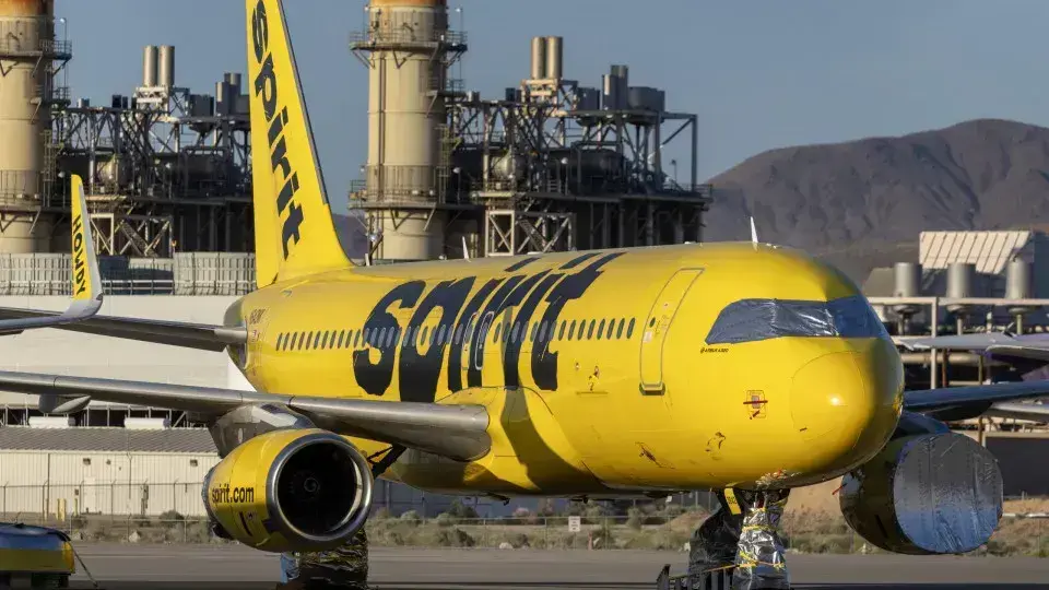 Spirit Airlines anuncia encerramento de operações e cancelamento de todos os voos